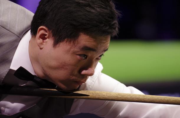 欧文快攻压哨上篮，全场沸腾