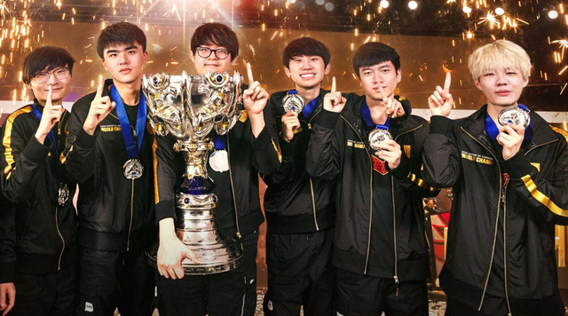 聚光灯下默 聚光灯下默