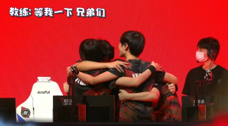 更是一个自 更是一个自